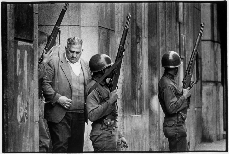 Chili, Santiago, september 1973. Soldiers are patrolling the streets of Santiago.