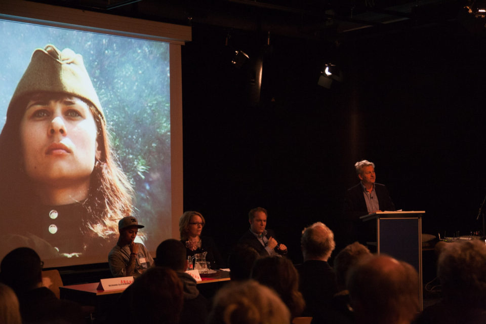 ANGRY Opening debate with Wijnand Duyvendak (ex climate activist), Beatrice de Graaf (researcher terrorism) and Stacii Samidin (photographer). Moderated by Pieter van Os (editor NRC Handelsblad) 