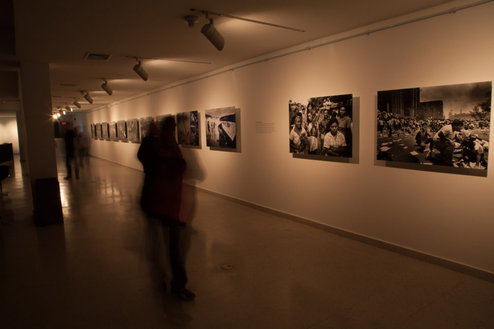 Installationshot: Koen Wessing: Indelible Images, Gam, Santiago, Chile (08/03 - 30/04/2011)