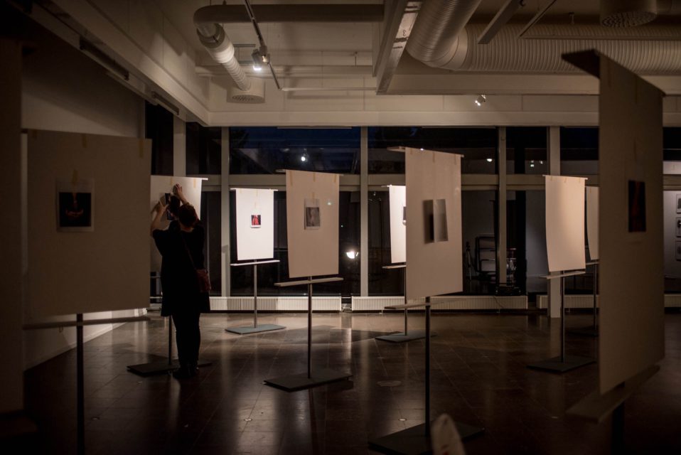 Setting up the exhibition Women We Have Not Lost Yet in Konstcentrum Gävle. 